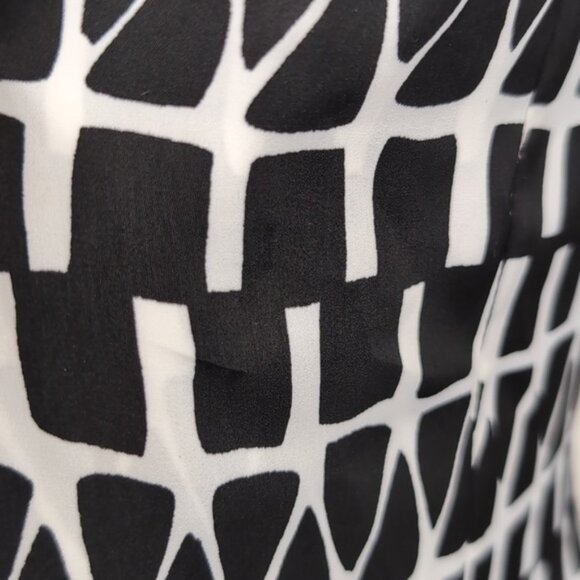 3/$20 Banana Republic Twist Strap Blouse Sleeveless Vneck Geometric Tank Top - Picture 8 of 12